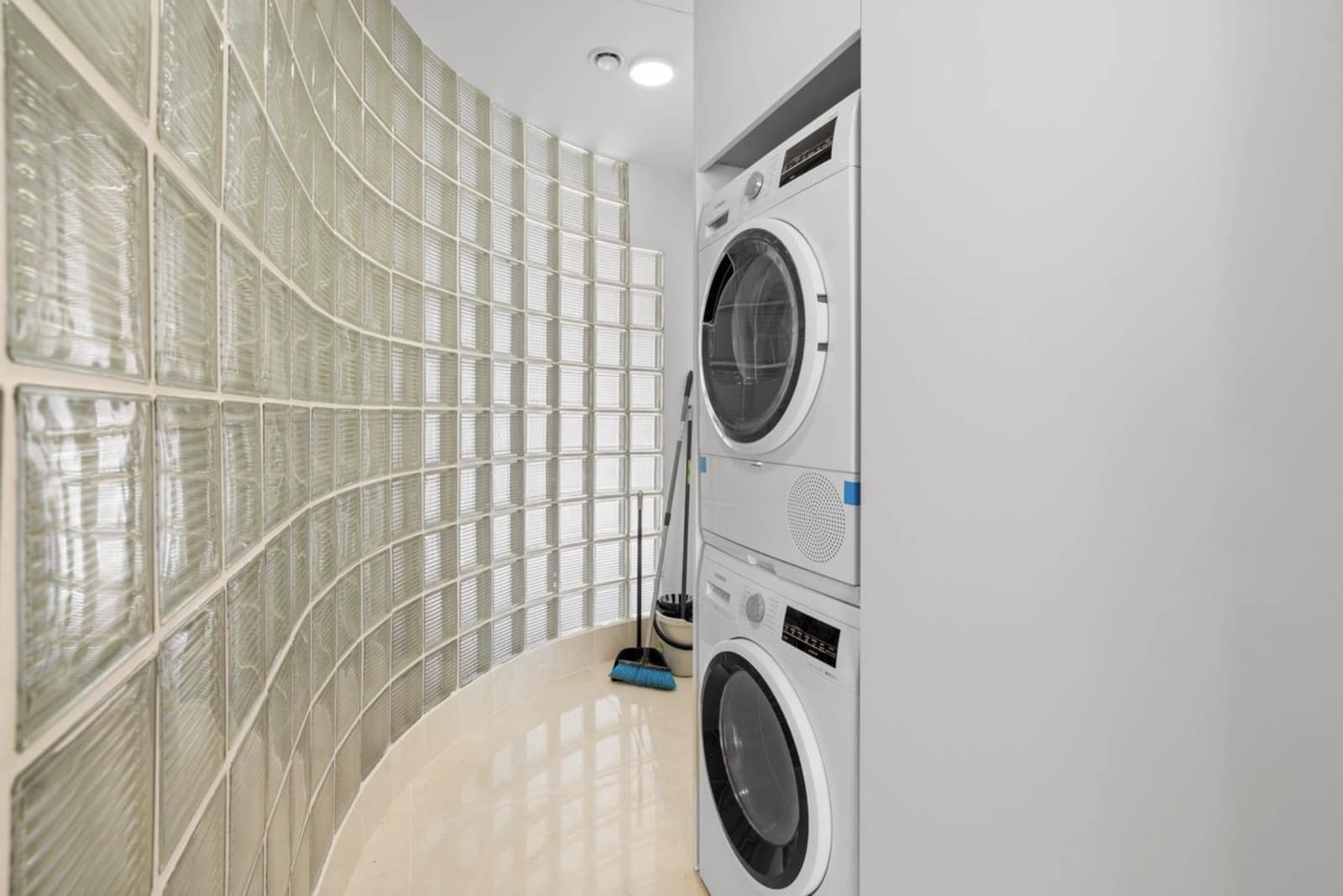 2 slaapkamer Appartement te koop in New Golden Mile met zwembad garage - € 815.000 (Ref: 10146713)