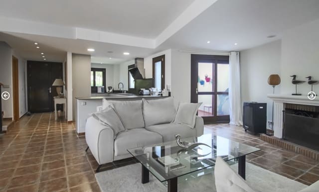 4 Zimmer Doppelhaus zu verkaufen in El Paraiso, Estepona mit Pool Garage - 697.000 € (Ref: 10146718)