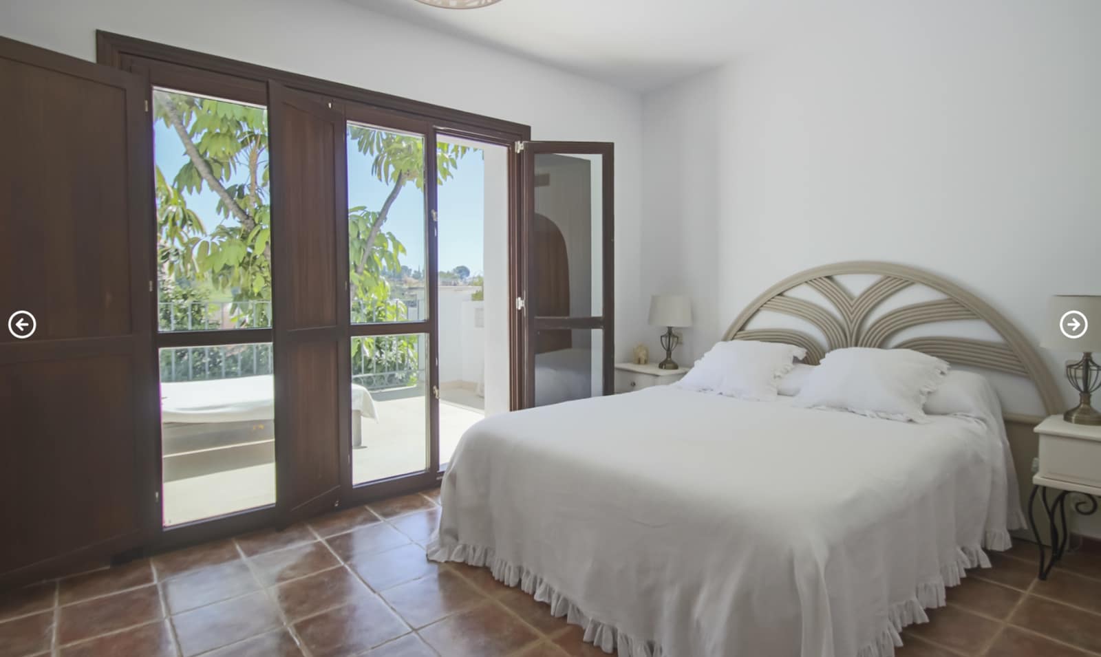 4 chambre Villa/Maison Semi-Mitoyenne à vendre à El Paraiso avec piscine garage - 697 000 € (Ref: 10146718)