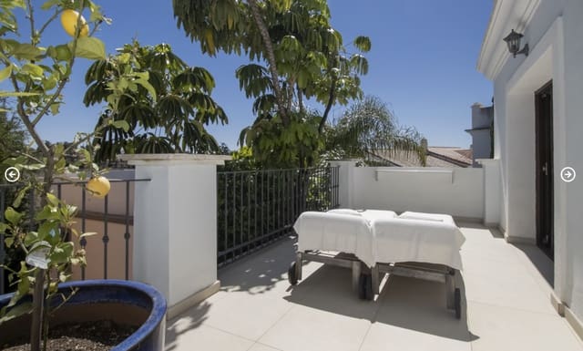 4 Zimmer Doppelhaus zu verkaufen in El Paraiso, Estepona mit Pool Garage - 697.000 € (Ref: 10146718)
