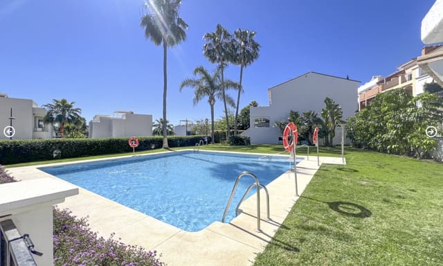 4 Zimmer Doppelhaus zu verkaufen in El Paraiso, Estepona mit Pool Garage - 697.000 € (Ref: 10146718)