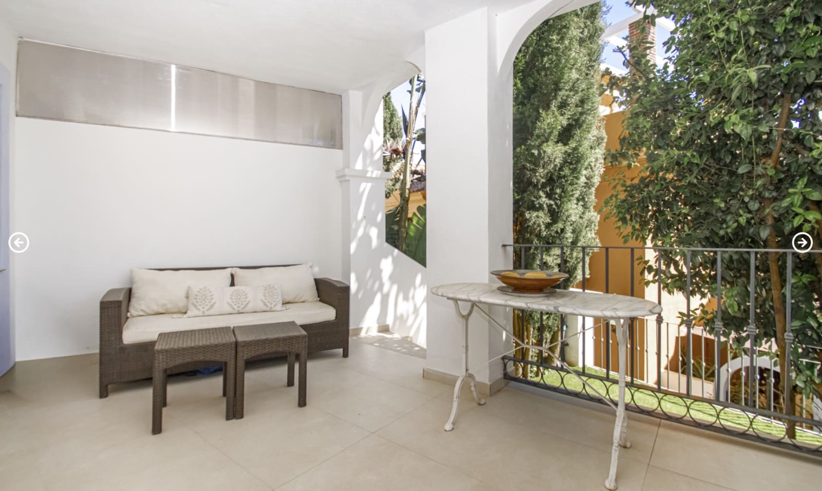 4 chambre Villa/Maison Semi-Mitoyenne à vendre à El Paraiso avec piscine garage - 697 000 € (Ref: 10146718)
