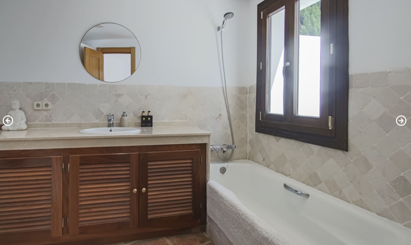 4 chambre Villa/Maison Semi-Mitoyenne à vendre à El Paraiso avec piscine garage - 697 000 € (Ref: 10146718)