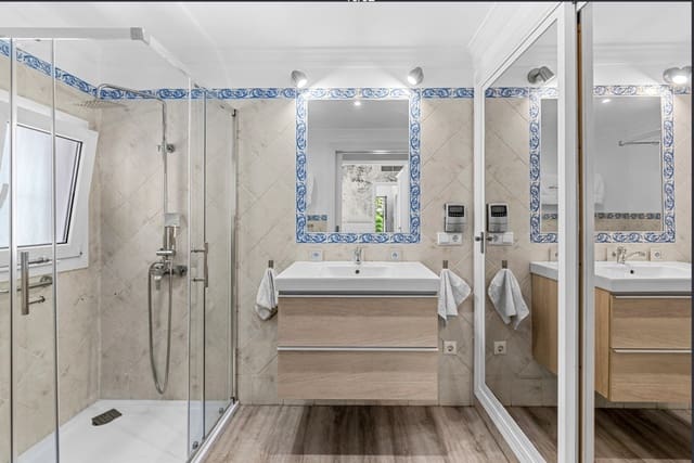 2 makuuhuone Paritalo myytävänä paikassa San Pedro de Alcantara, Marbella mukana uima-altaan 
autotalli - 625 000 € (Ref: 10153352)