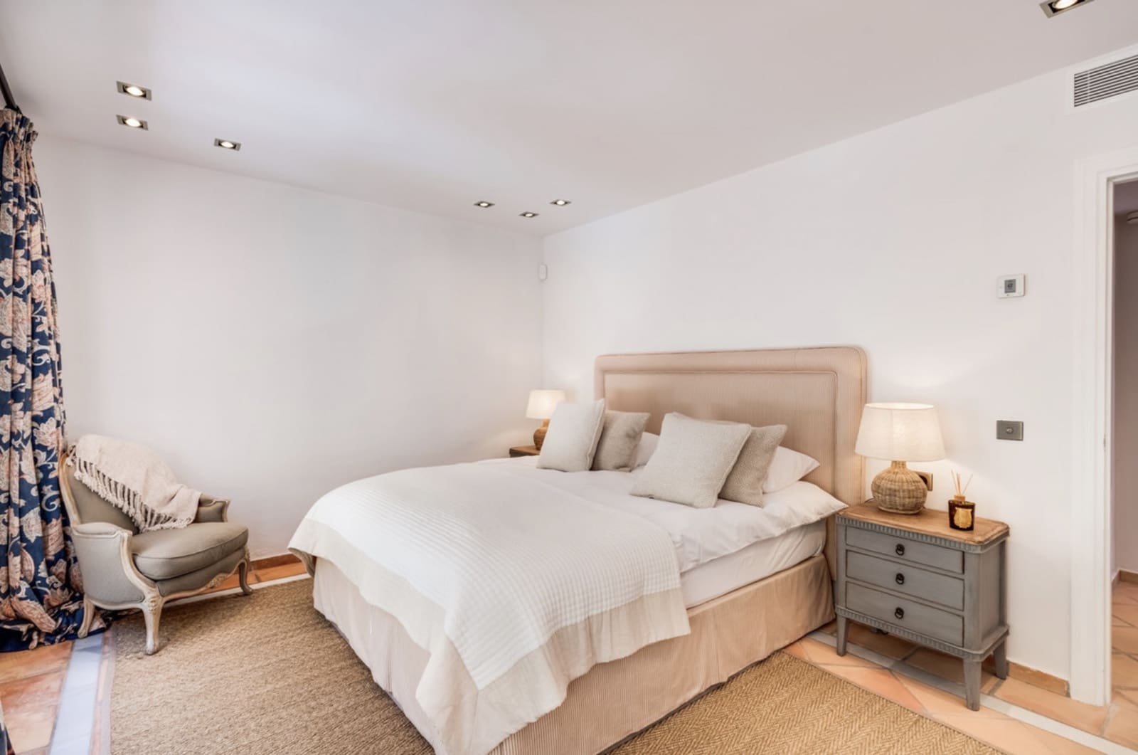 2 sypialnia Apartament na sprzedaż w La Zagaleta z basenem garażem - 1 299 000 € (Ref: 10154898)