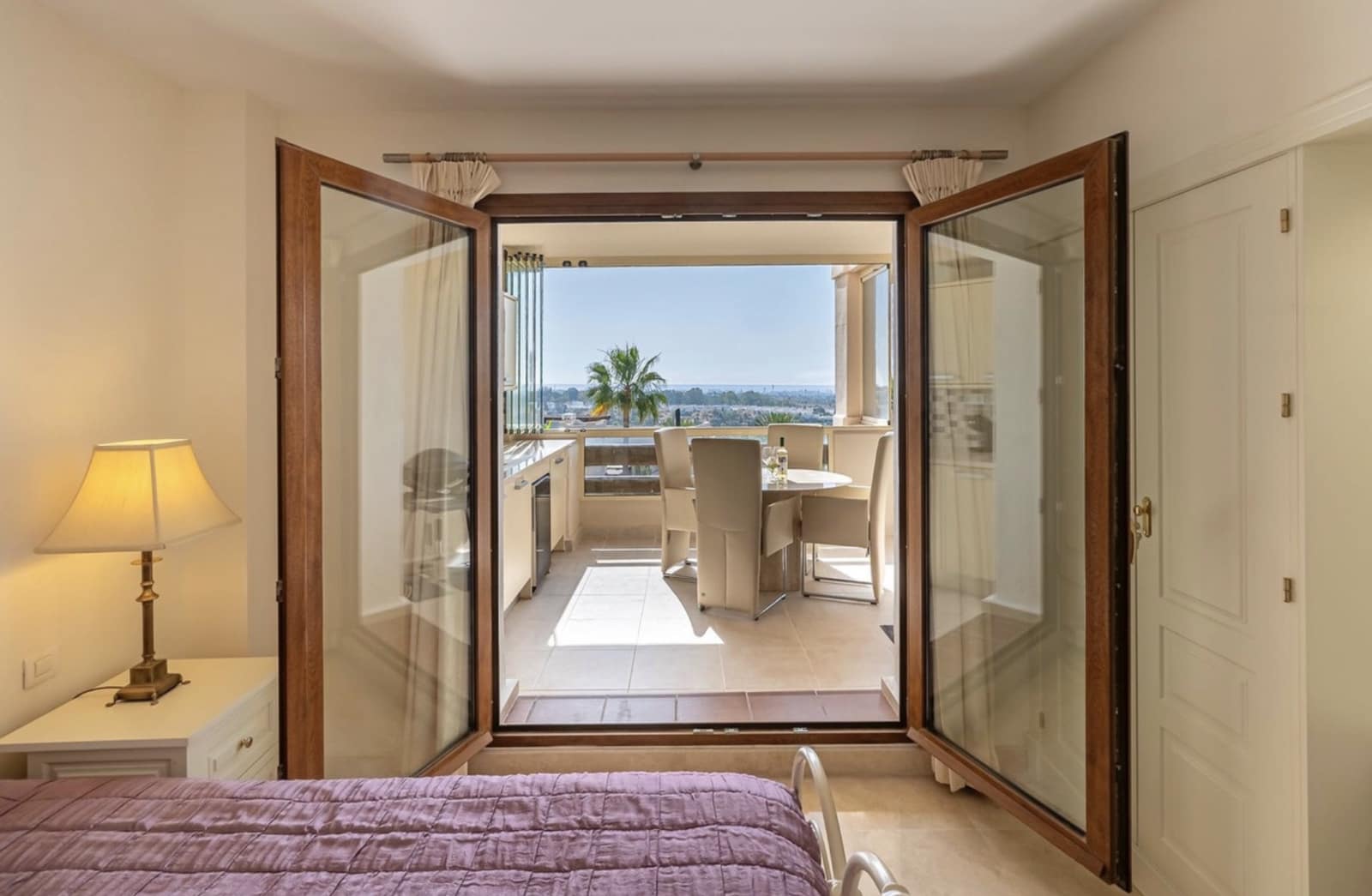2 soveværelse Lejlighed til salg i El Paraiso med swimmingpool garage - € 549.000 (Ref: 10154899)