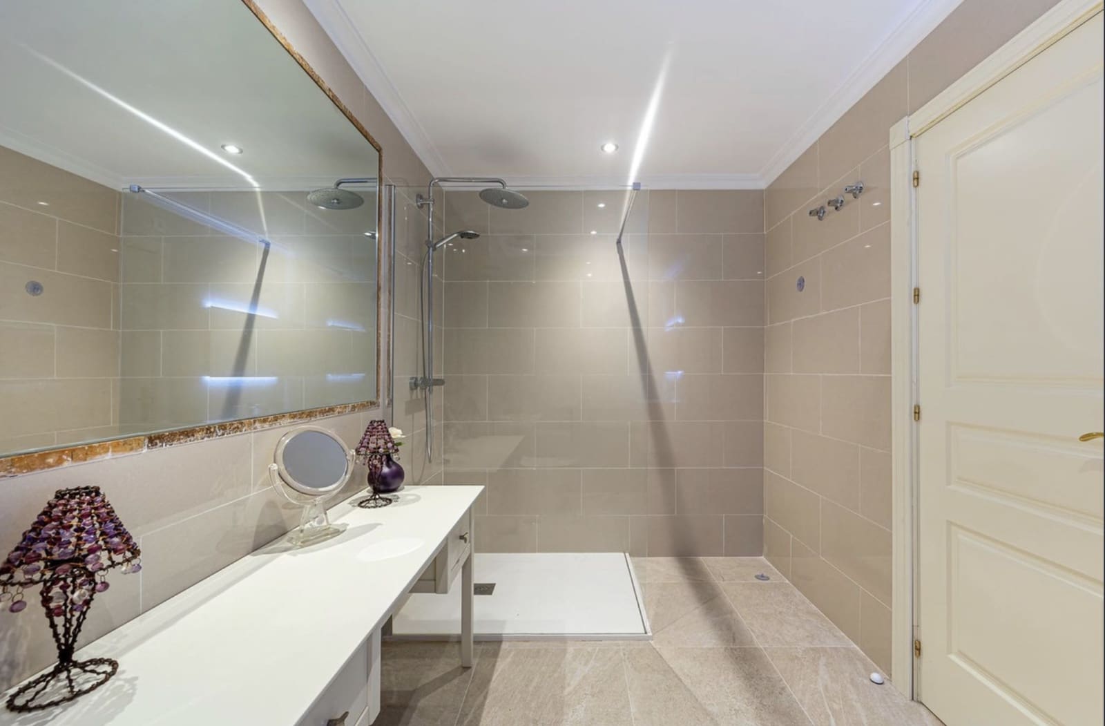2 soveværelse Lejlighed til salg i El Paraiso med swimmingpool garage - € 549.000 (Ref: 10154899)