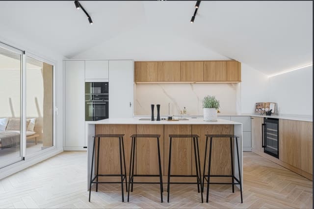 3 chambre Penthouse à vendre à Cancelada, Estepona avec piscine garage - 995 000 € (Ref: 10154901)