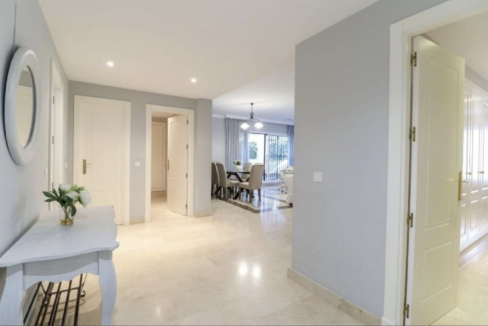 2 bedroom Apartment for sale in San Pedro de Alcantara with pool - € 695,000 (Ref: 10154902)