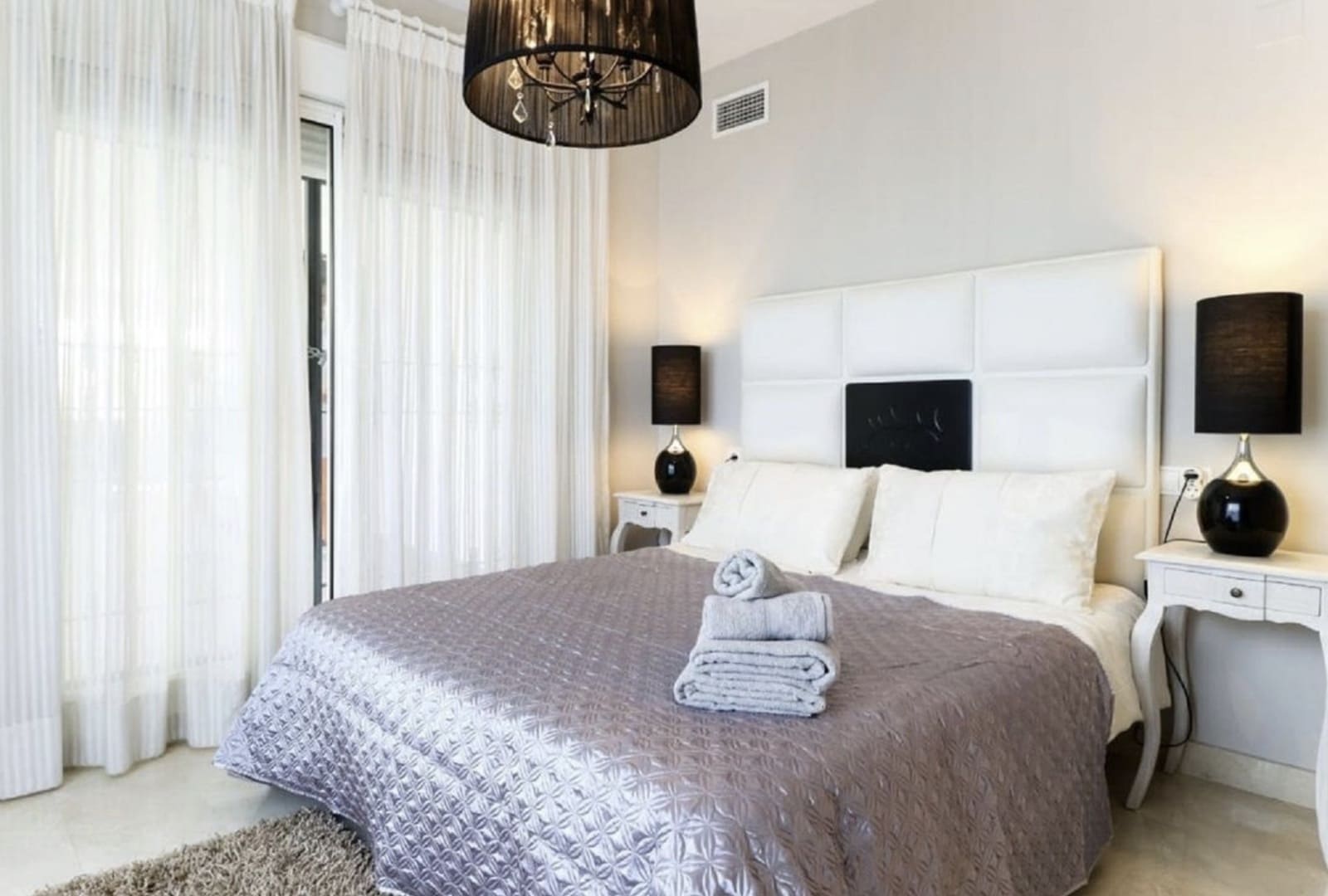 2 bedroom Apartment for sale in San Pedro de Alcantara with pool - € 695,000 (Ref: 10154902)