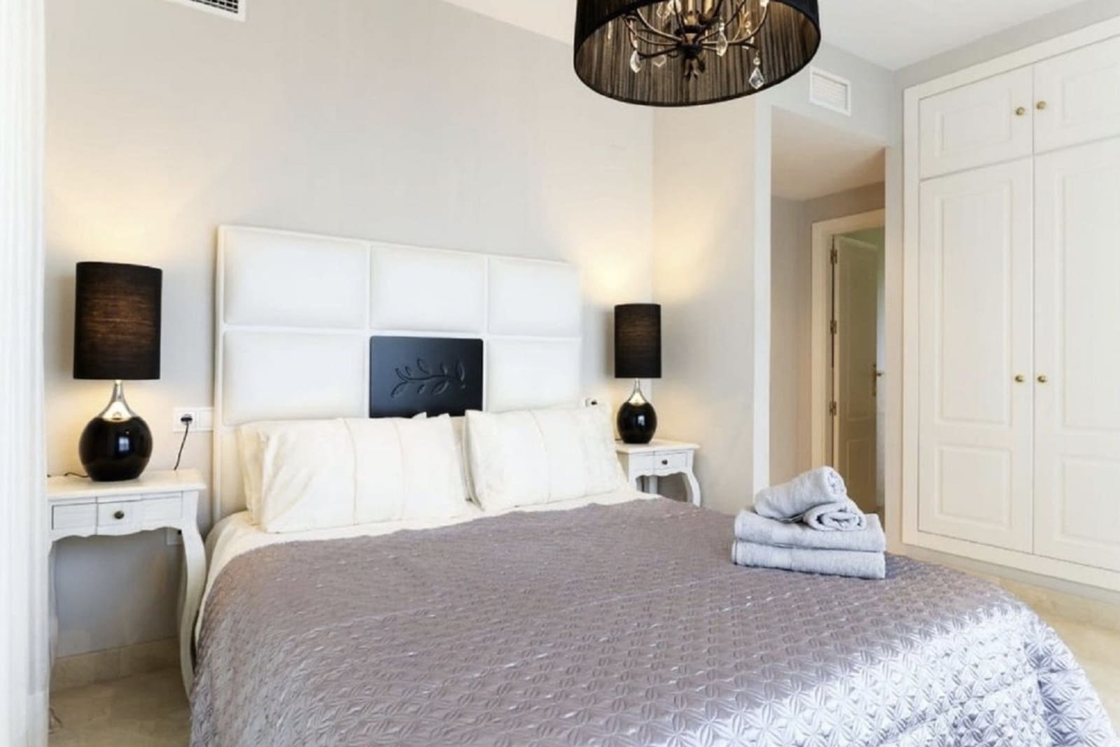 2 bedroom Apartment for sale in San Pedro de Alcantara with pool - € 695,000 (Ref: 10154902)