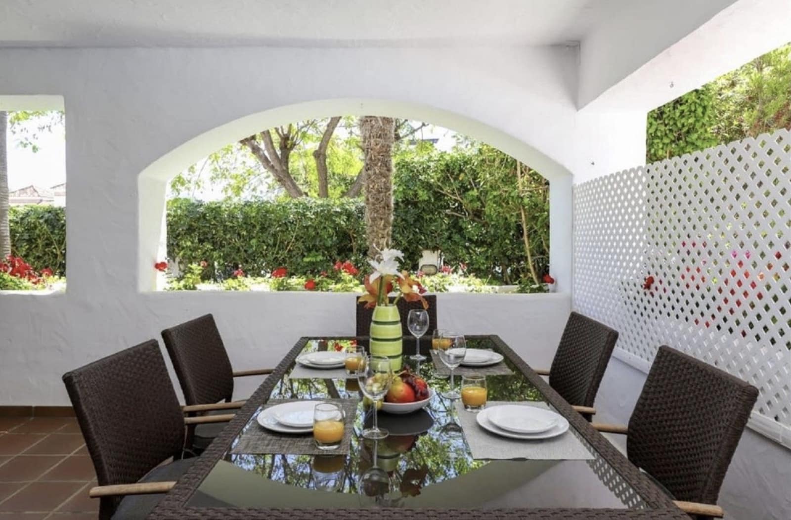2 bedroom Apartment for sale in San Pedro de Alcantara with pool - € 695,000 (Ref: 10154902)