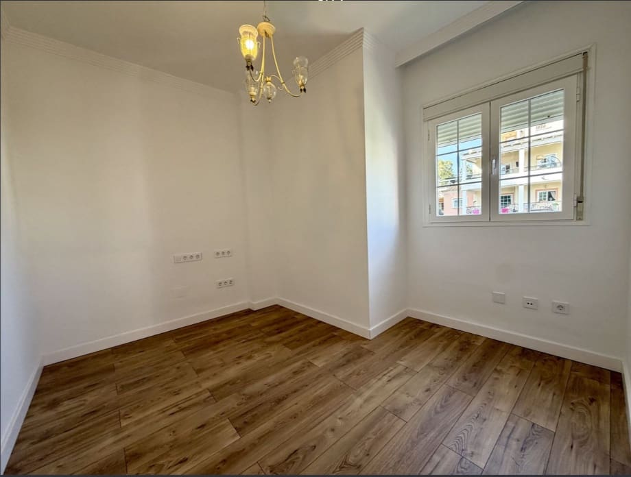 3 soverom Leilighet til salgs i Nueva Andalucia med svømmebasseng garasje - € 575 000 (Ref: 10154904)