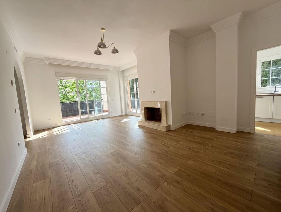 3 soverom Leilighet til salgs i Nueva Andalucia med svømmebasseng garasje - € 575 000 (Ref: 10154904)