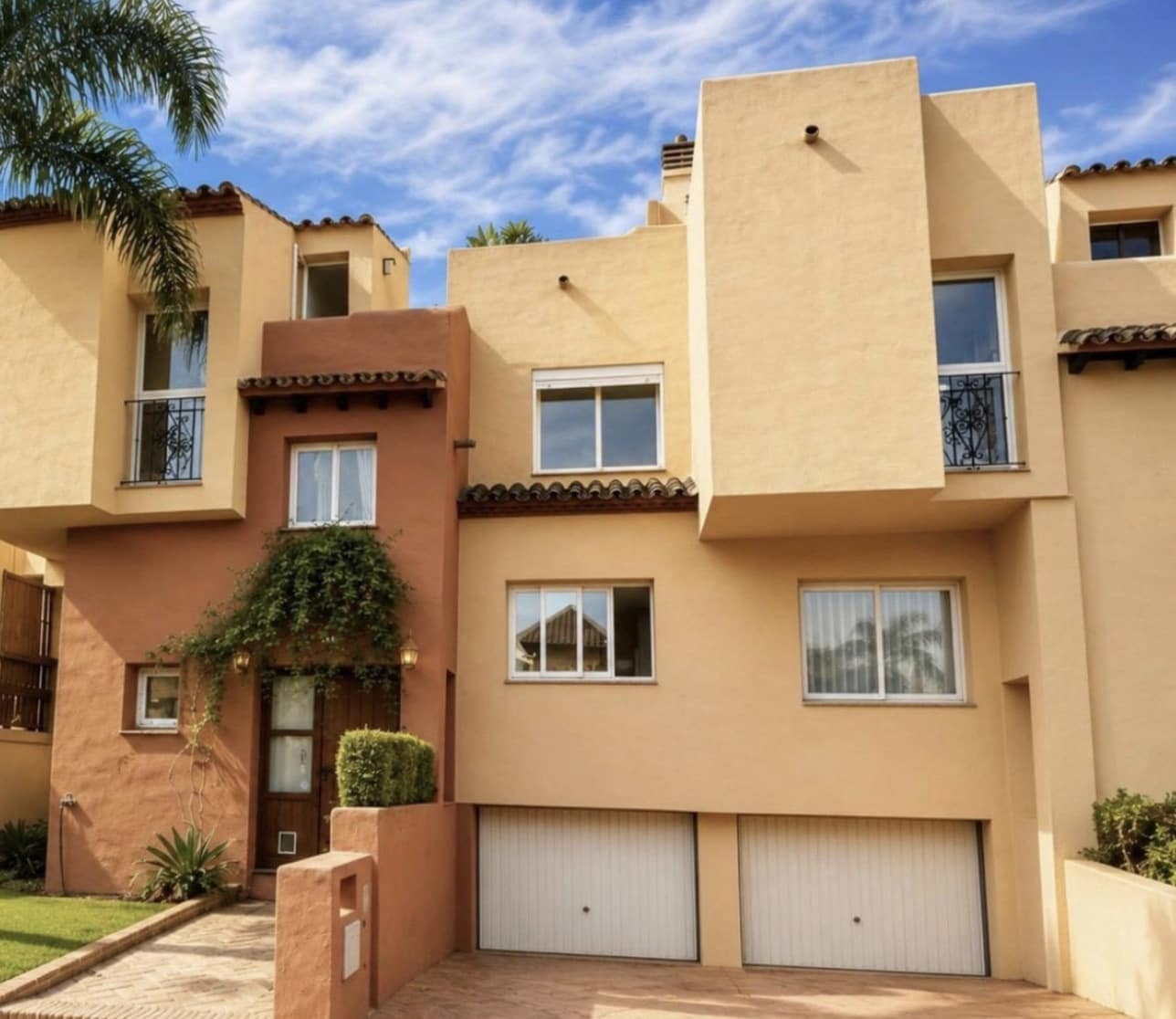 3 sypialnia Dom na sprzedaż w Marbella z basenem garażem - 540 000 € (Ref: 10159284)
