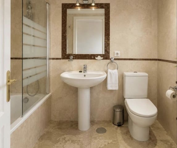 3 sypialnia Dom na sprzedaż w Marbella z basenem garażem - 540 000 € (Ref: 10159284)