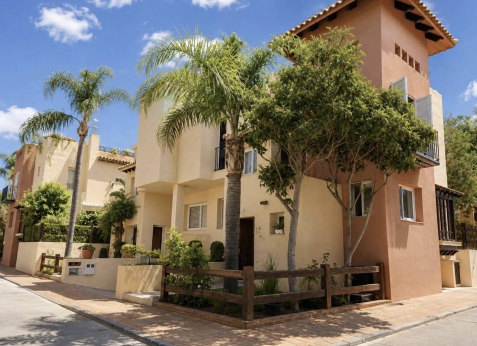 3 sypialnia Dom na sprzedaż w Marbella z basenem garażem - 540 000 € (Ref: 10159284)