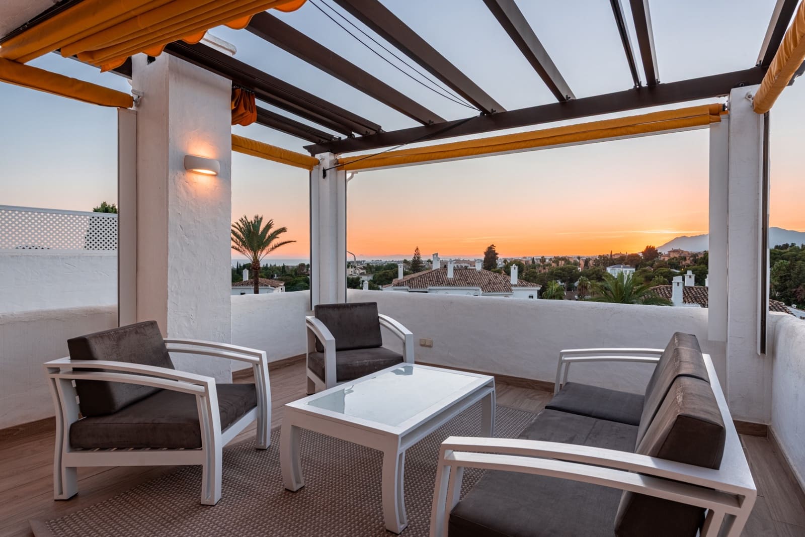 3 bedroom Apartment for sale in Marbella with pool garage - € 1,145,000 (Ref: 10159285)