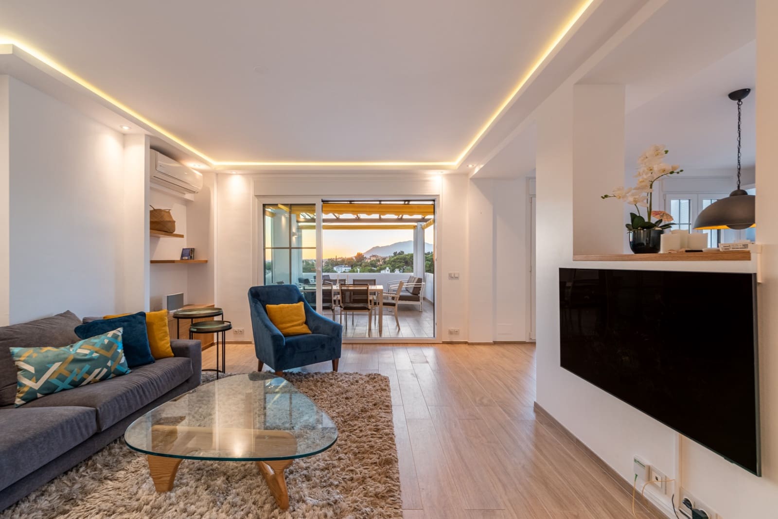 3 bedroom Apartment for sale in Marbella with pool garage - € 1,145,000 (Ref: 10159285)