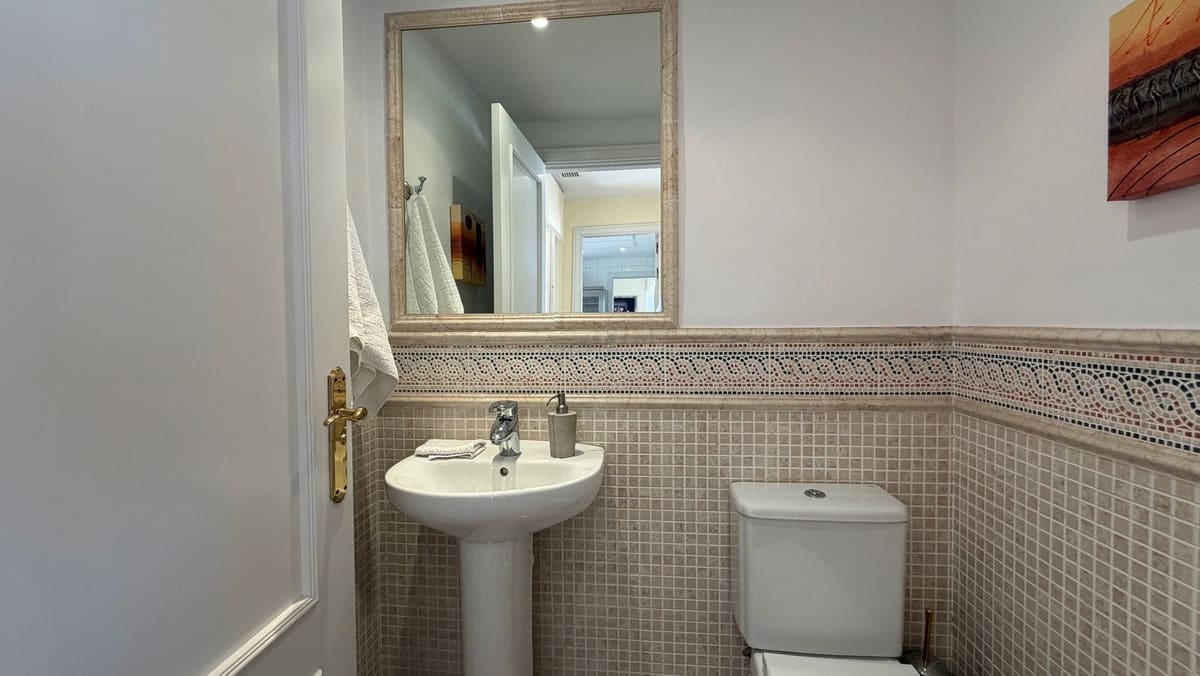 4 quarto Penthouse para venda em Marbella com piscina garagem - 1 575 000 € (Ref: 10159286)
