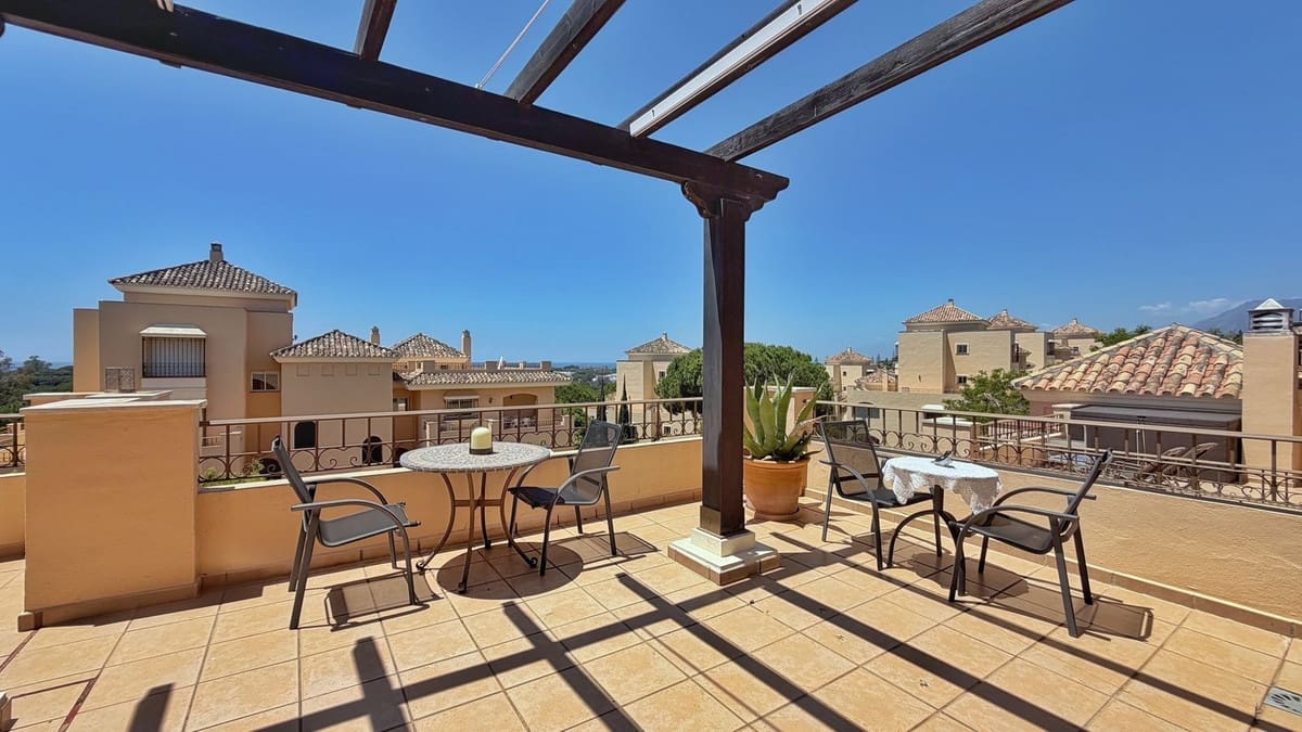 4 quarto Penthouse para venda em Marbella com piscina garagem - 1 575 000 € (Ref: 10159286)