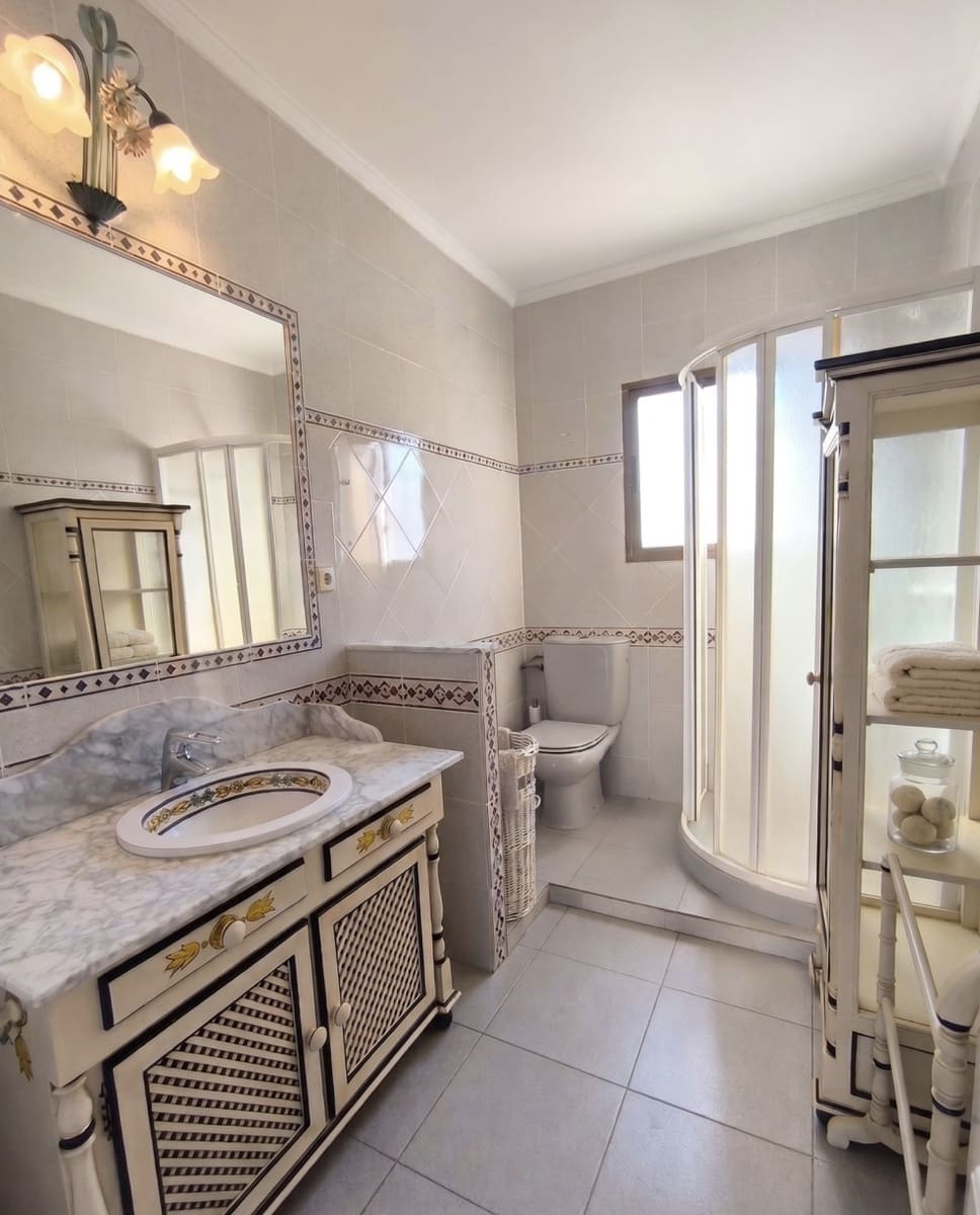 4 slaapkamer Halfvrijstaande villa te koop in Calahonda met garage - € 699.900 (Ref: 10159288)