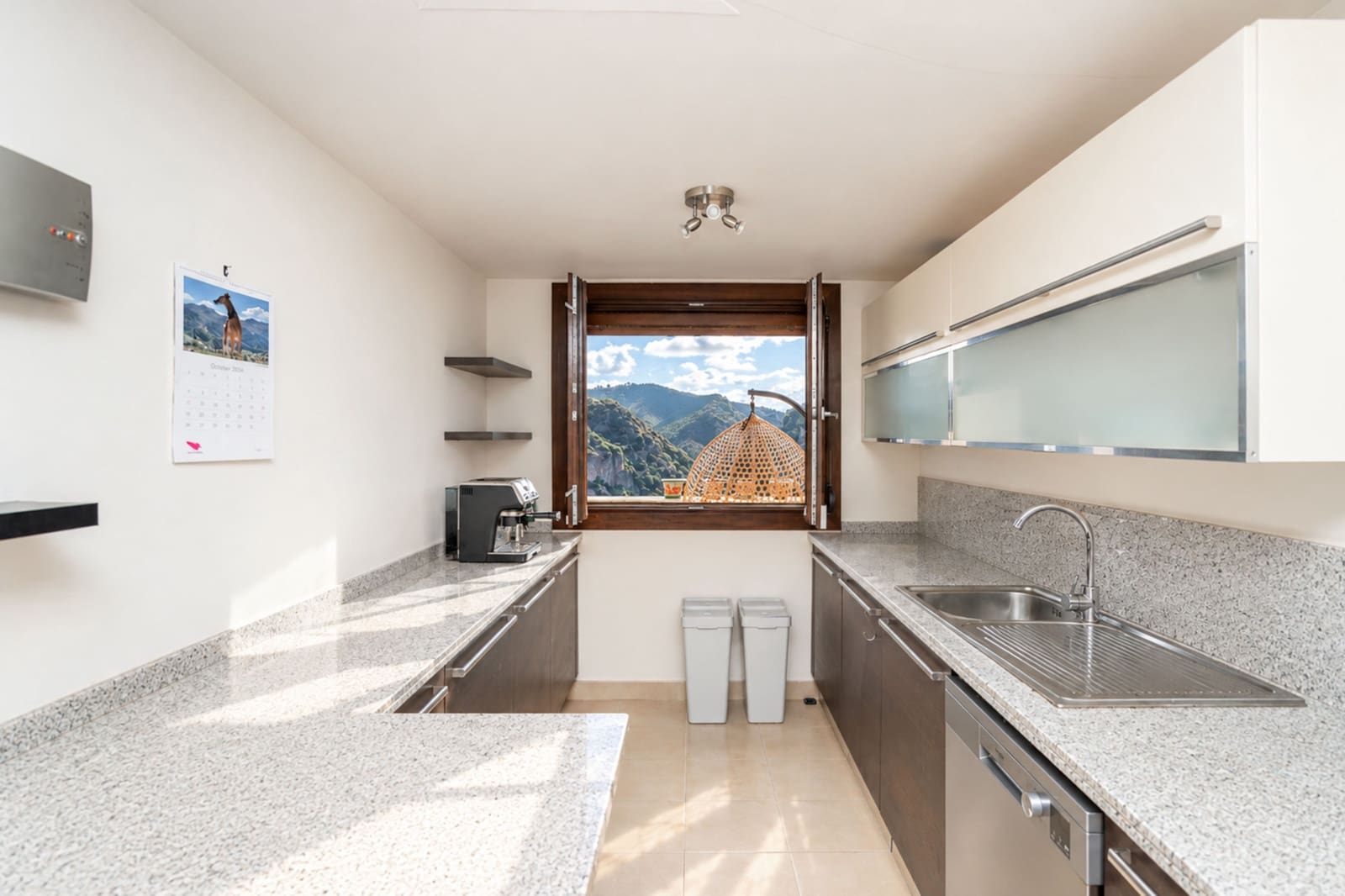 3 bedroom Townhouse for sale in Benahavis with pool garage - € 520,000 (Ref: 10161226)