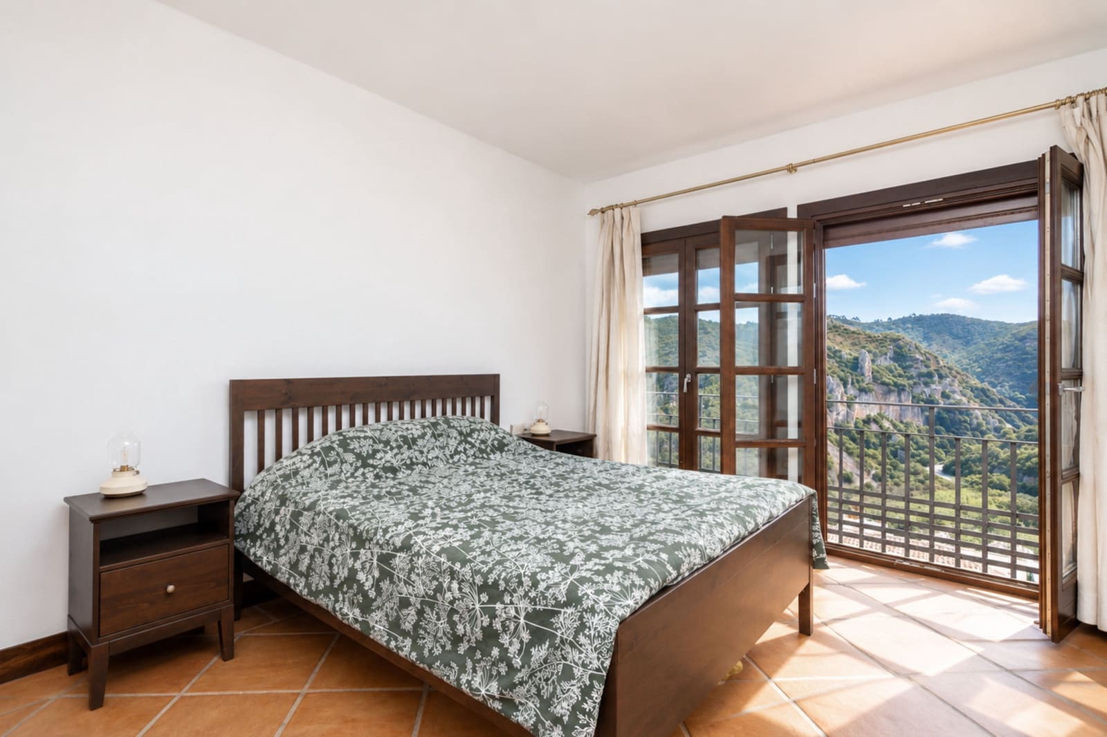 3 bedroom Townhouse for sale in Benahavis with pool garage - € 520,000 (Ref: 10161226)