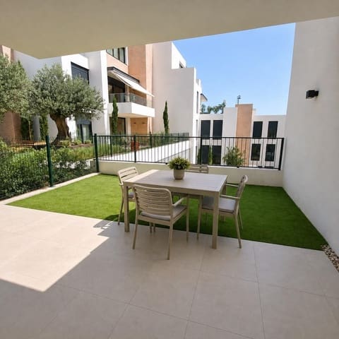 2 sypialnia Apartament na sprzedaż w Zona Calvario, Estepona z basenem garażem - 499 900 € (Ref: 10161227)