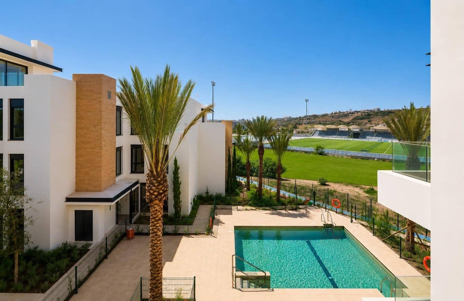 2 soveværelse Lejlighed til salg i Estepona med swimmingpool garage - € 499.900 (Ref: 10161227)