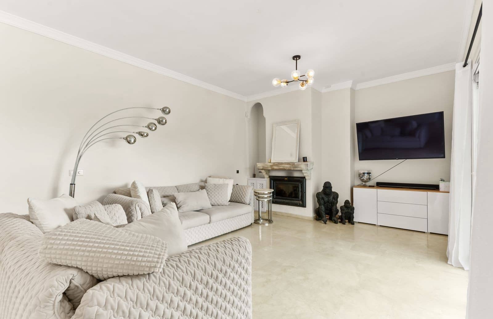 3 sypialnia Willa na sprzedaż w Estepona z basenem garażem - 750 000 € (Ref: 10161228)
