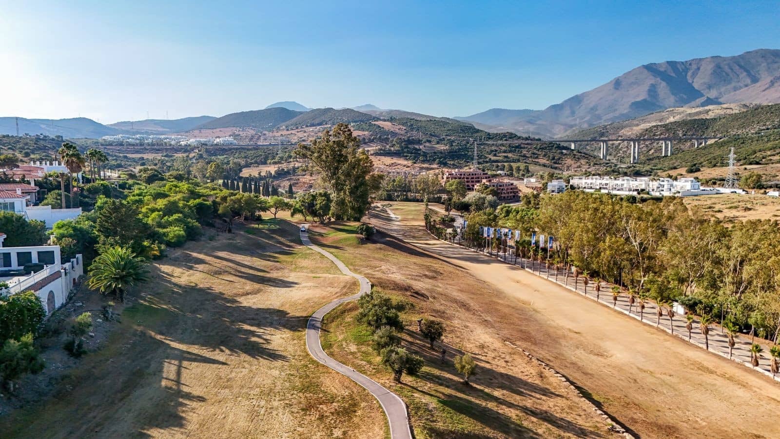 3 sypialnia Willa na sprzedaż w Estepona z basenem garażem - 750 000 € (Ref: 10161228)