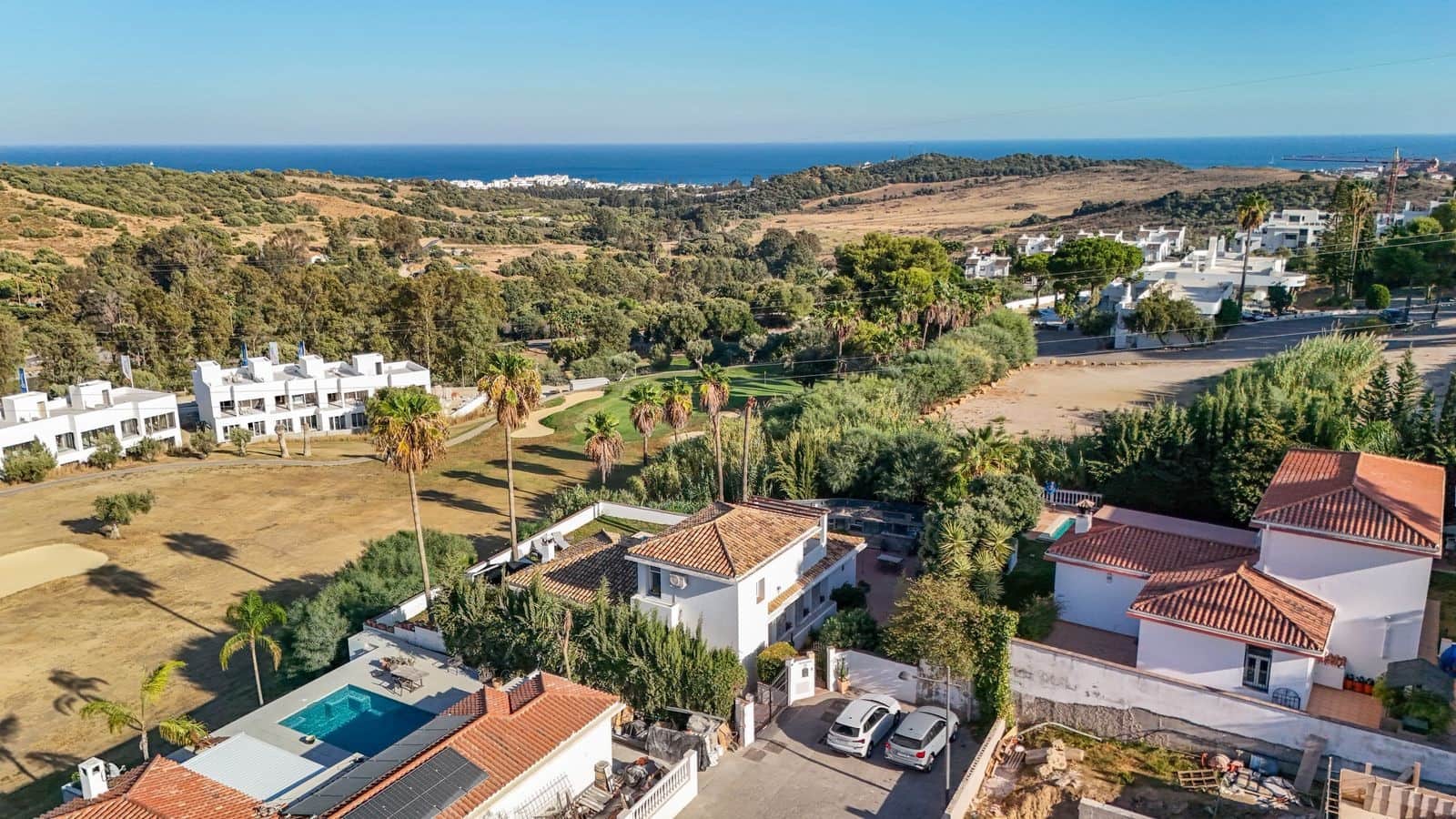 3 sypialnia Willa na sprzedaż w Estepona z basenem garażem - 750 000 € (Ref: 10161228)