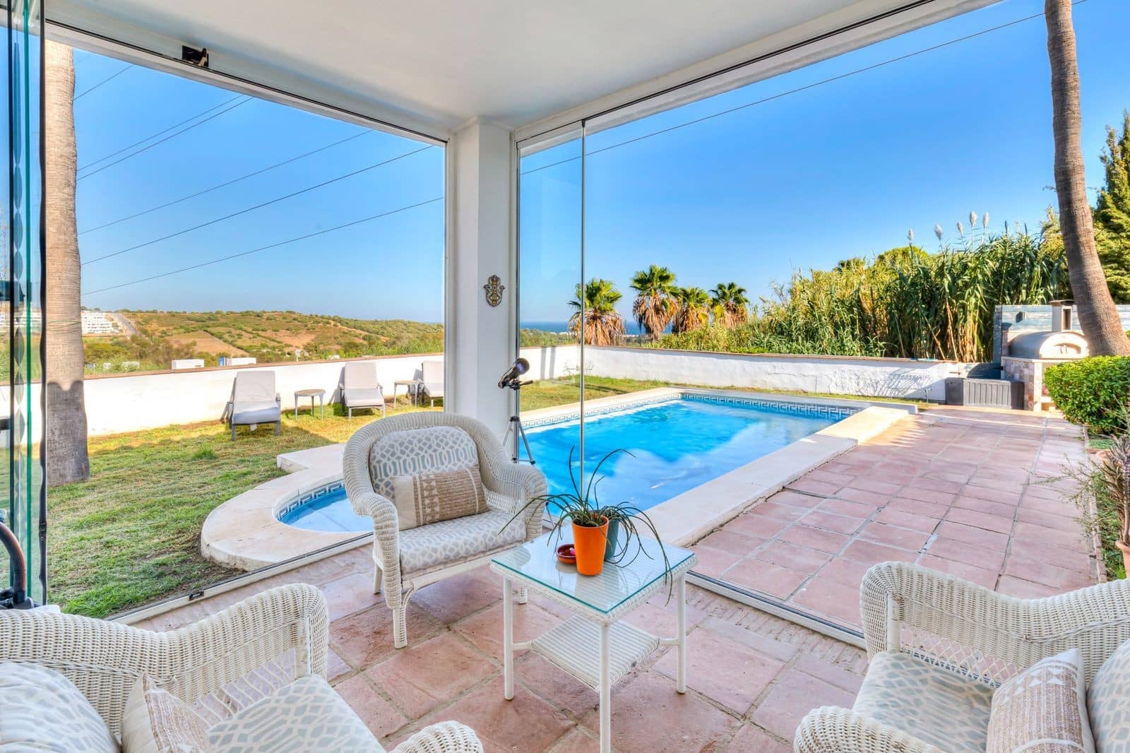 3 sypialnia Willa na sprzedaż w Estepona z basenem garażem - 750 000 € (Ref: 10161228)