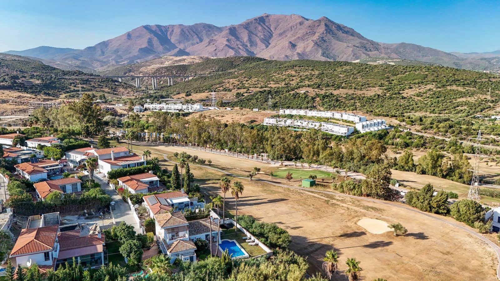 3 sypialnia Willa na sprzedaż w Estepona z basenem garażem - 750 000 € (Ref: 10161228)