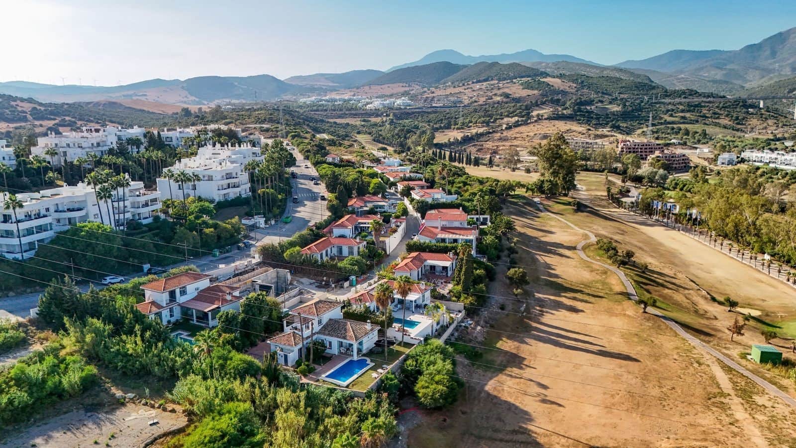 3 sypialnia Willa na sprzedaż w Estepona z basenem garażem - 750 000 € (Ref: 10161228)