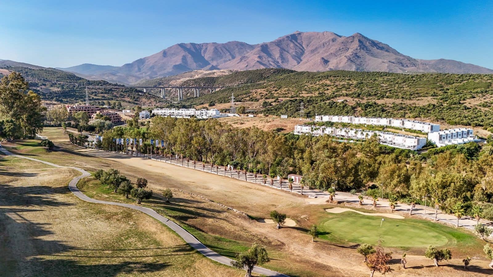 3 sypialnia Willa na sprzedaż w Estepona z basenem garażem - 750 000 € (Ref: 10161228)