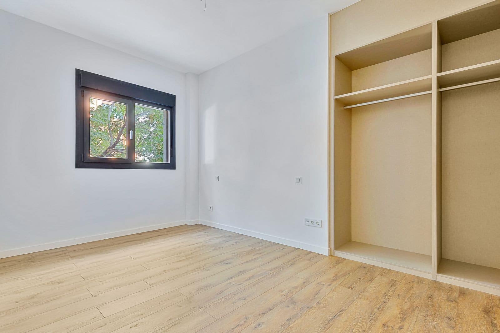 2 soverom Leilighet til salgs i Estepona med svømmebasseng garasje - € 595 000 (Ref: 10161229)