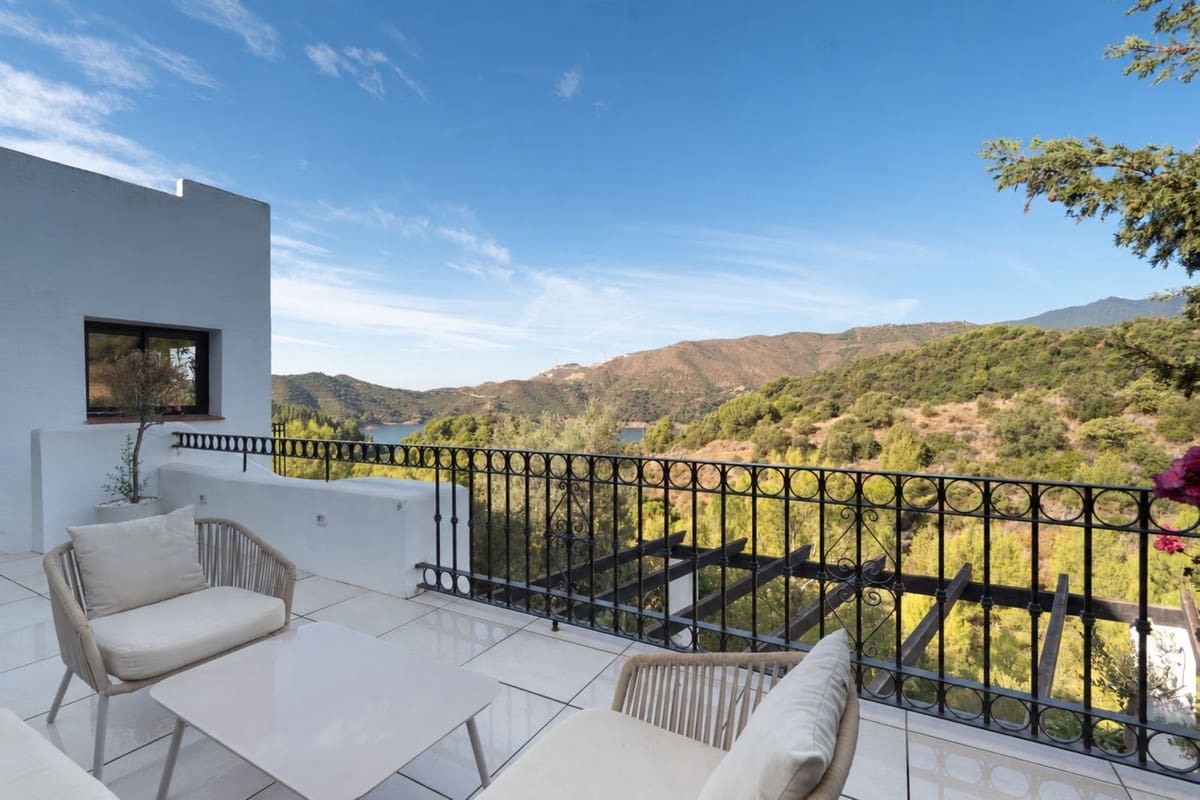 3 bedroom Semi-detached Villa for sale in Istan with pool garage - € 725,000 (Ref: 10161234)