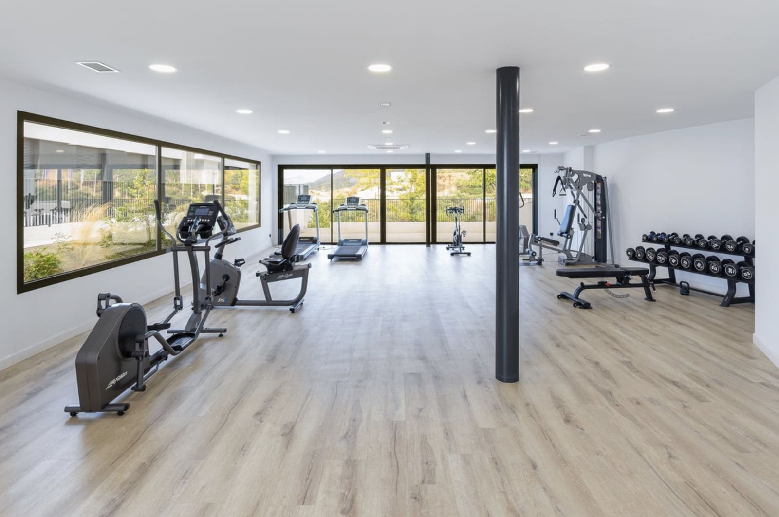 3 sypialnia Penthouse na sprzedaż w Marbella z basenem garażem - 1 590 000 € (Ref: 10161239)