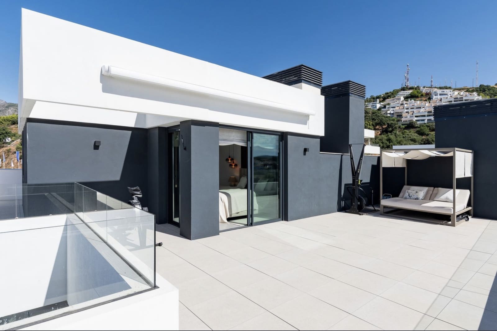 3 sypialnia Penthouse na sprzedaż w Marbella z basenem garażem - 1 590 000 € (Ref: 10161239)