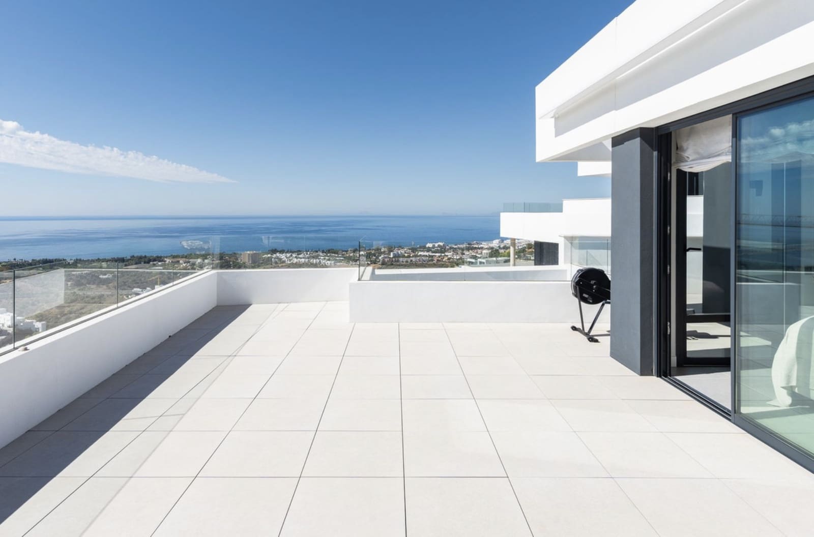 3 sypialnia Penthouse na sprzedaż w Marbella z basenem garażem - 1 590 000 € (Ref: 10161239)