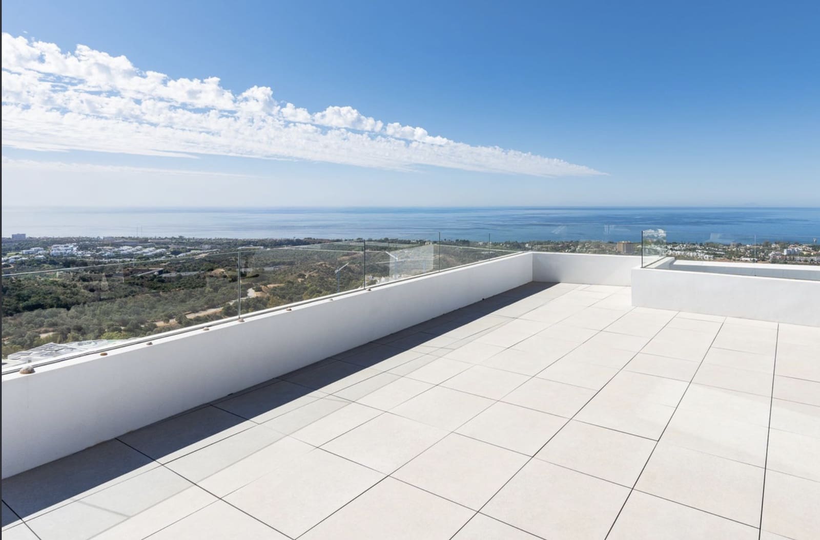 3 sypialnia Penthouse na sprzedaż w Marbella z basenem garażem - 1 590 000 € (Ref: 10161239)