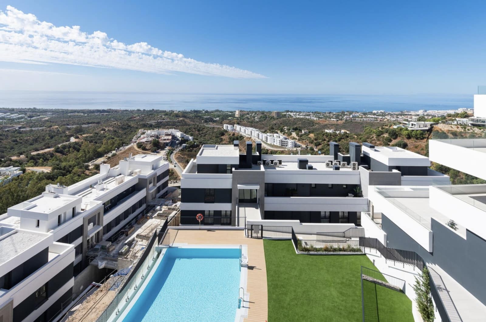 3 sypialnia Penthouse na sprzedaż w Marbella z basenem garażem - 1 590 000 € (Ref: 10161239)
