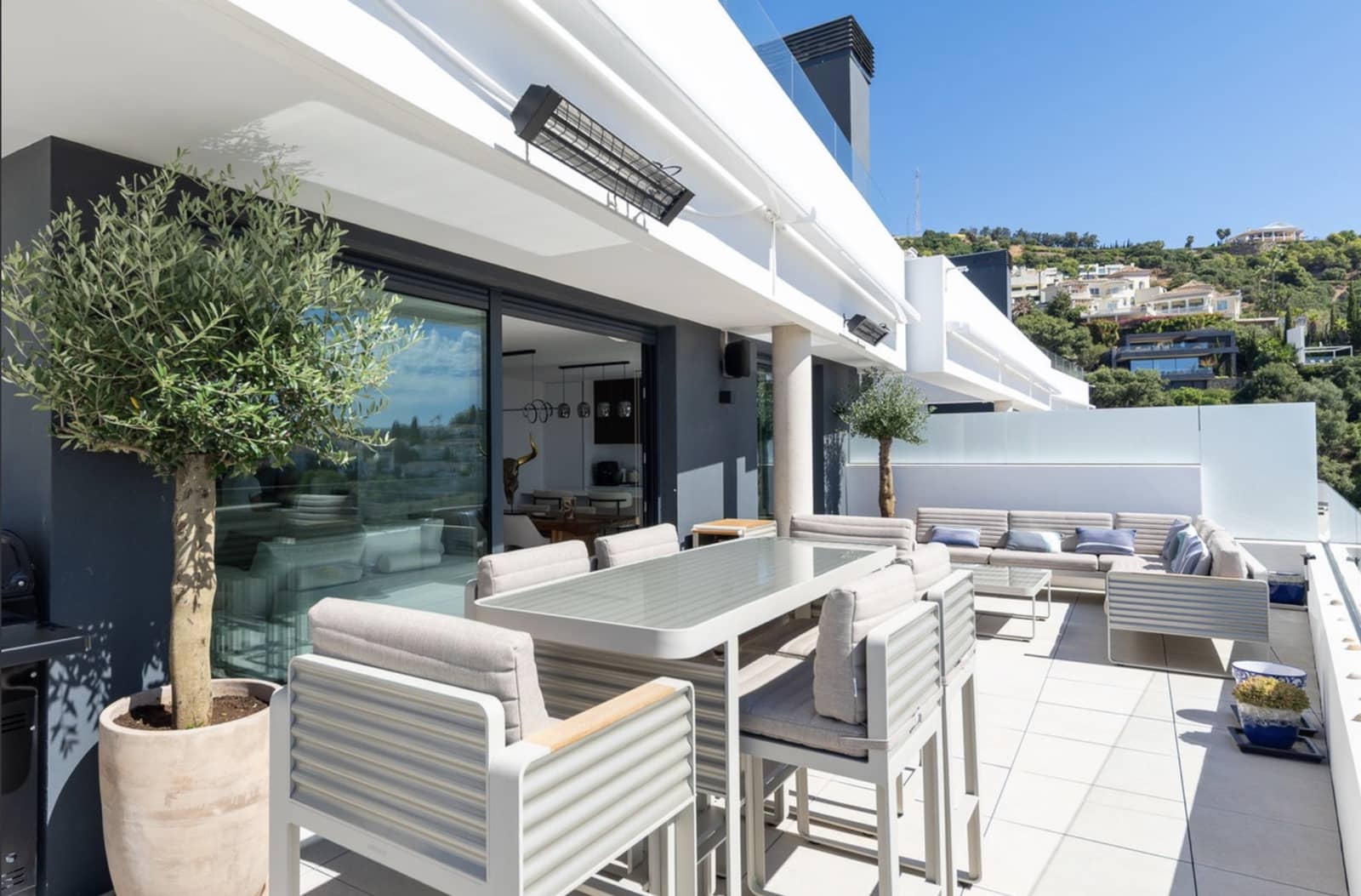 3 sypialnia Penthouse na sprzedaż w Marbella z basenem garażem - 1 590 000 € (Ref: 10161239)