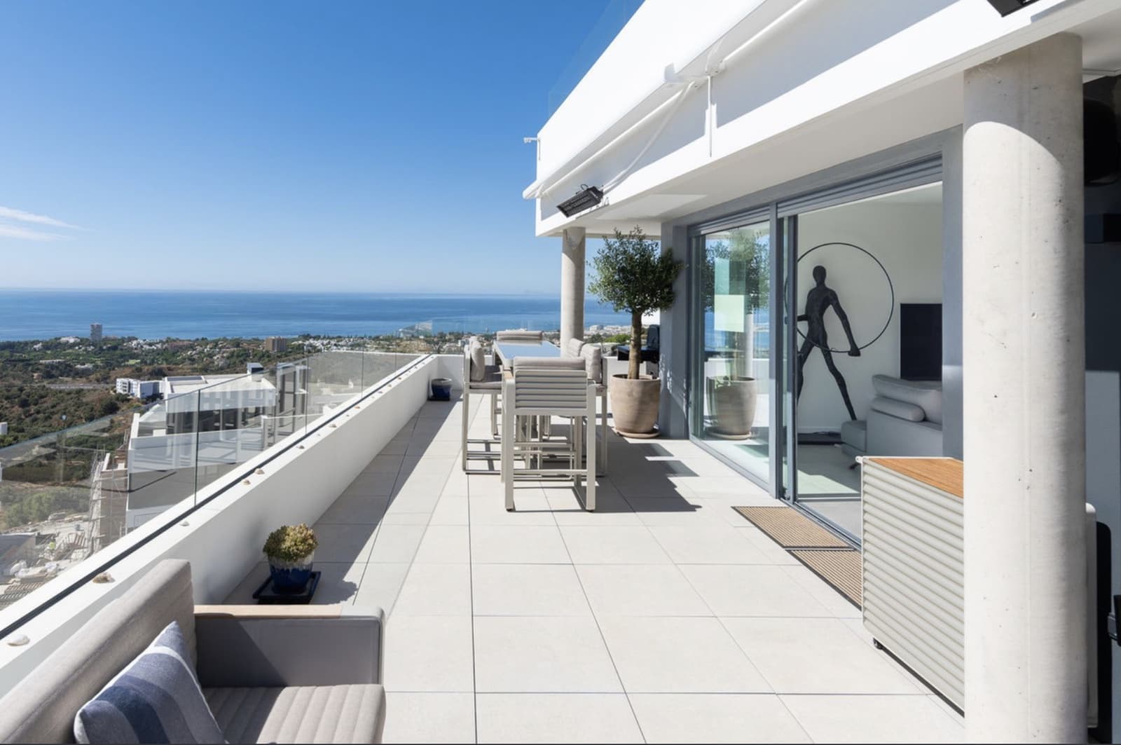 3 sypialnia Penthouse na sprzedaż w Marbella z basenem garażem - 1 590 000 € (Ref: 10161239)