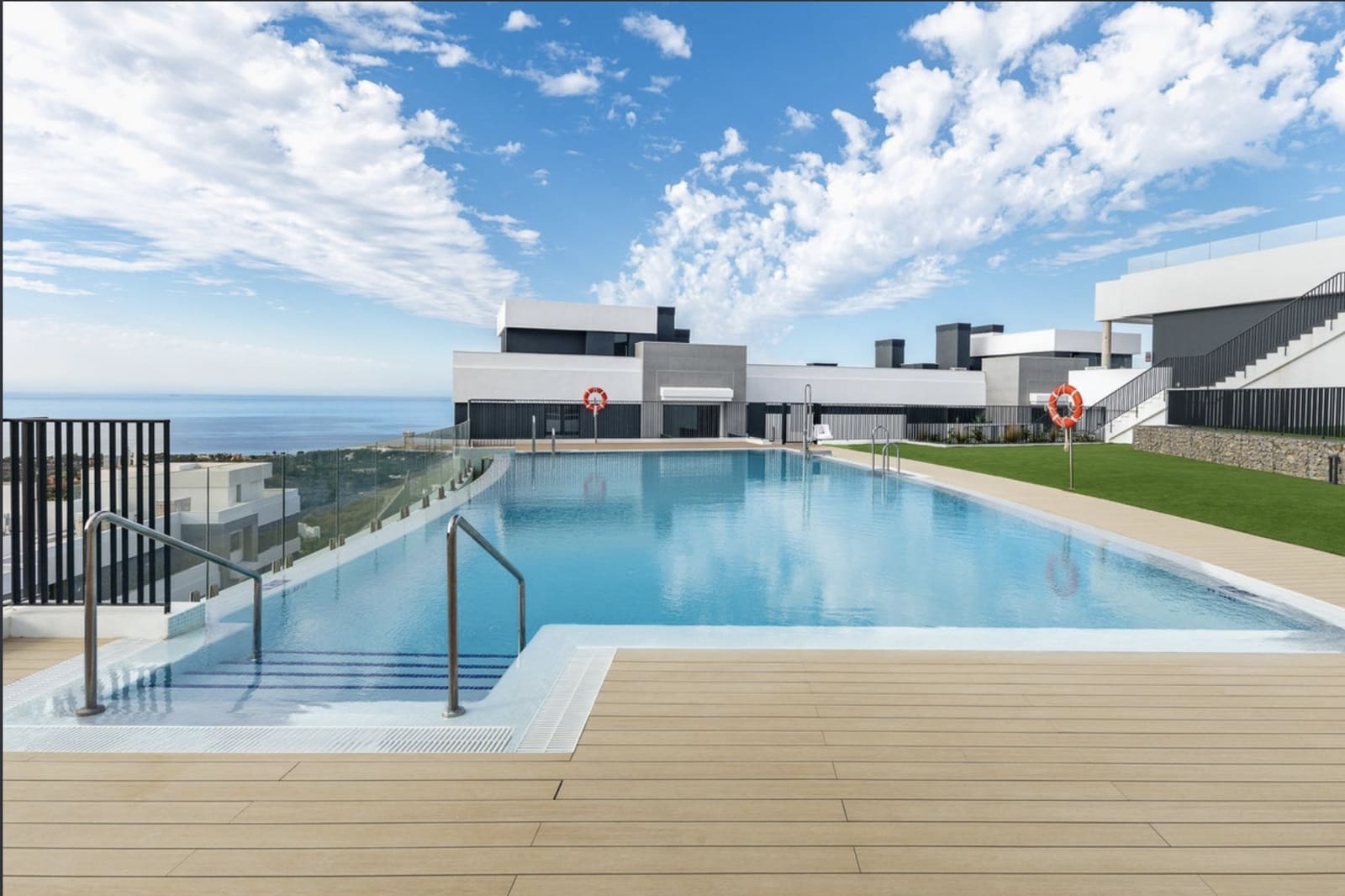 3 sypialnia Penthouse na sprzedaż w Marbella z basenem garażem - 1 590 000 € (Ref: 10161239)