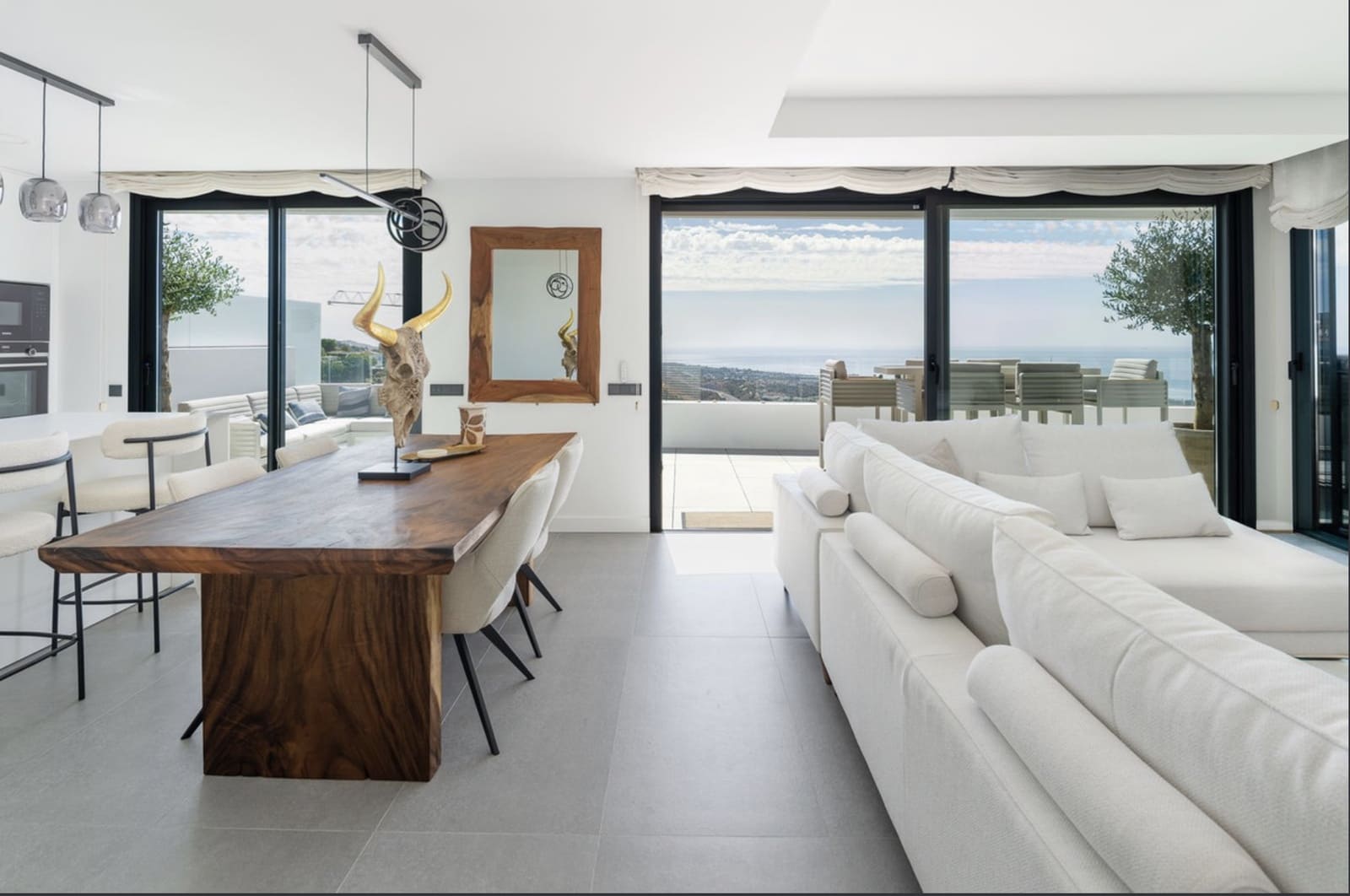 3 sypialnia Penthouse na sprzedaż w Marbella z basenem garażem - 1 590 000 € (Ref: 10161239)