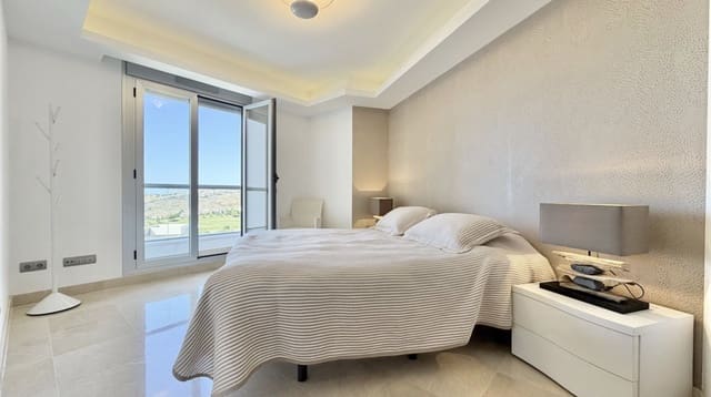 3 sypialnia Penthouse na sprzedaż w Benahavís z basenem garażem - 990 000 € (Ref: 10162218)