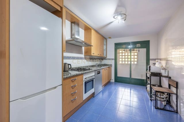 Apartamento de 2 habitaciones en San Pedro de Alcantara, Marbella en venta con piscina - 529.500 € (Ref: 10162219)